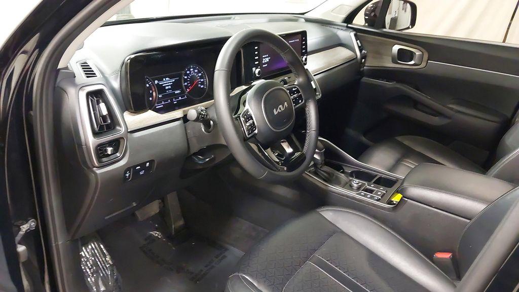 used 2023 Kia Sorento car, priced at $31,902