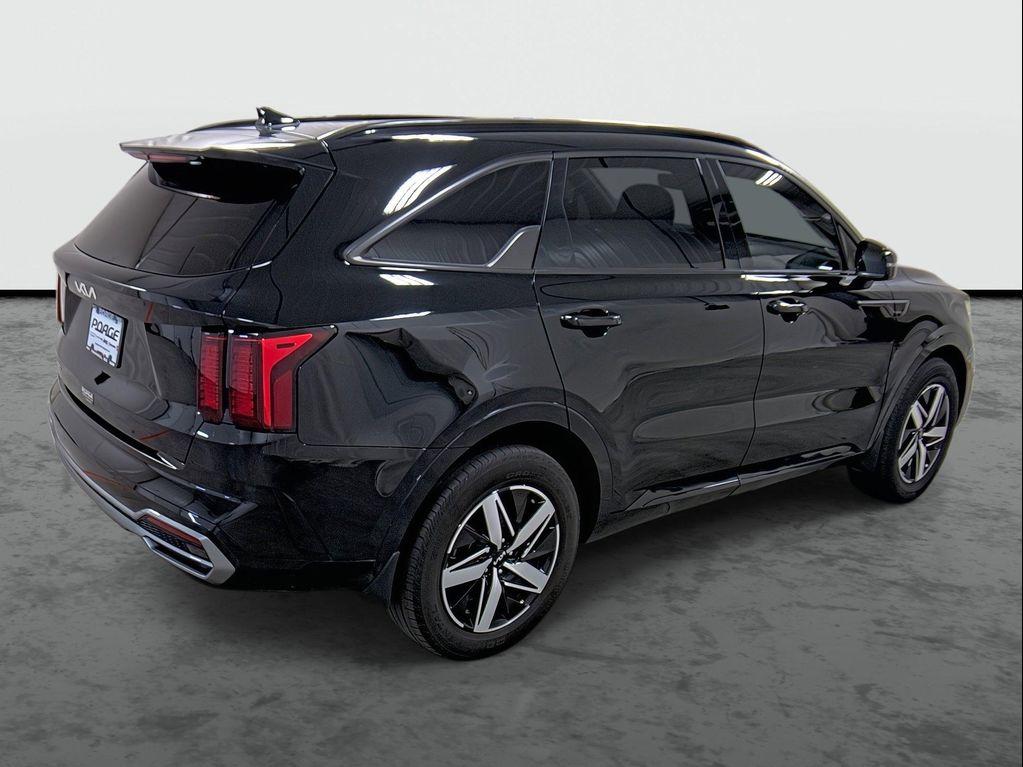 used 2023 Kia Sorento car, priced at $31,902