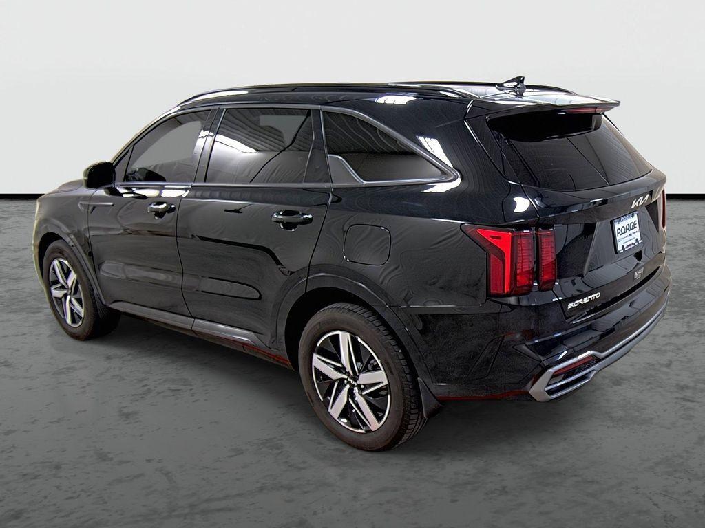 used 2023 Kia Sorento car, priced at $31,902