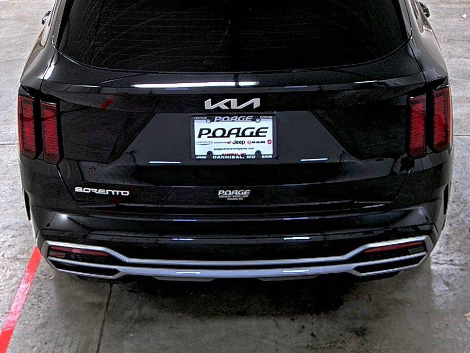 used 2023 Kia Sorento car, priced at $31,902