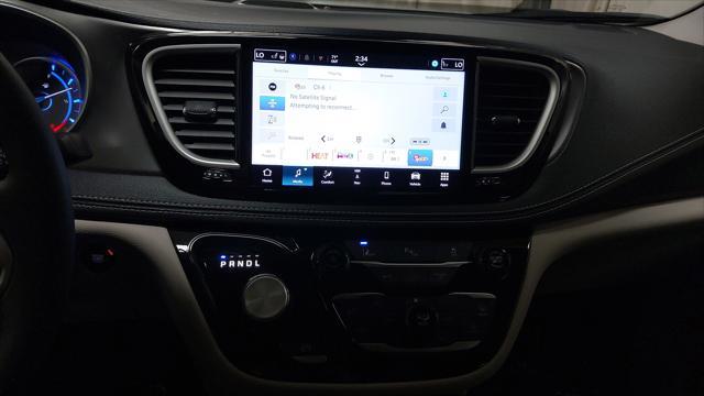 used 2024 Chrysler Pacifica Hybrid car, priced at $37,990