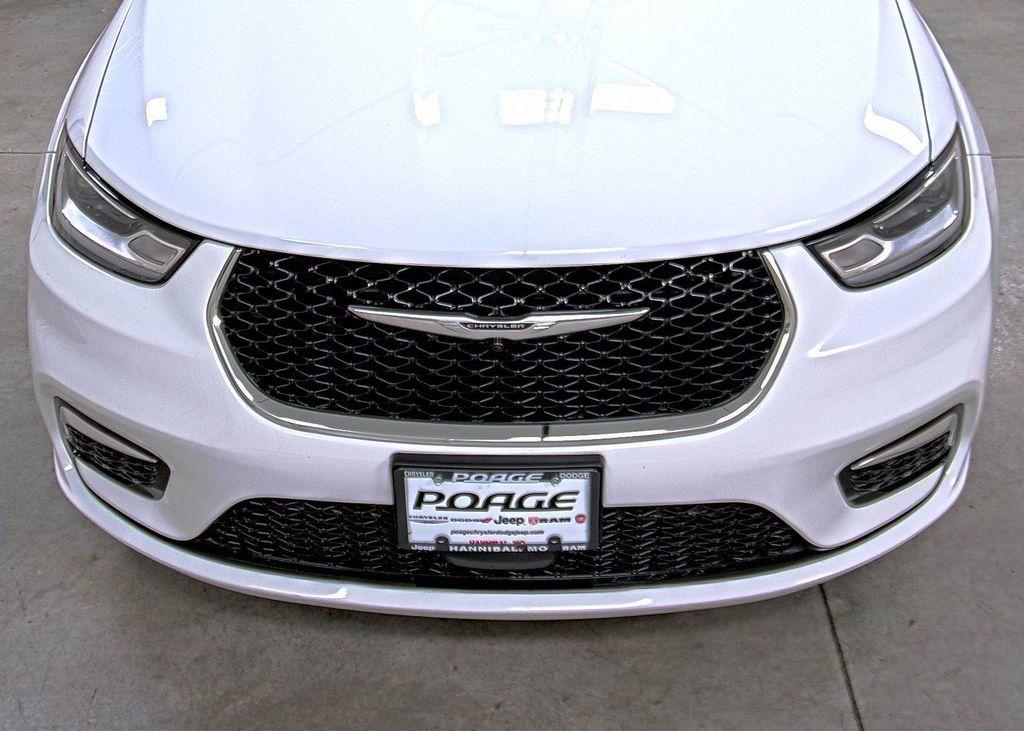 used 2024 Chrysler Pacifica Hybrid car, priced at $37,990