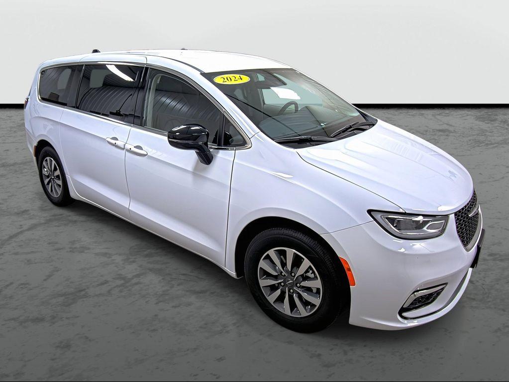 used 2024 Chrysler Pacifica Hybrid car, priced at $37,990