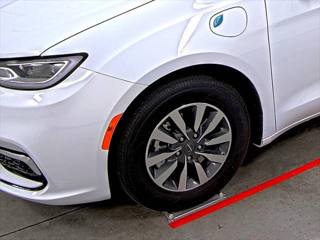 used 2024 Chrysler Pacifica Hybrid car, priced at $37,990