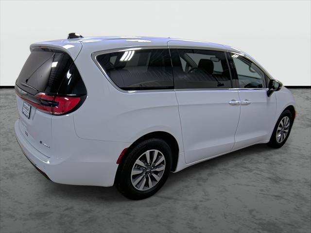 used 2024 Chrysler Pacifica Hybrid car, priced at $37,990