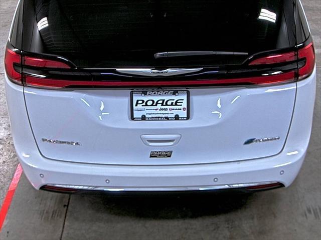 used 2024 Chrysler Pacifica Hybrid car, priced at $37,990