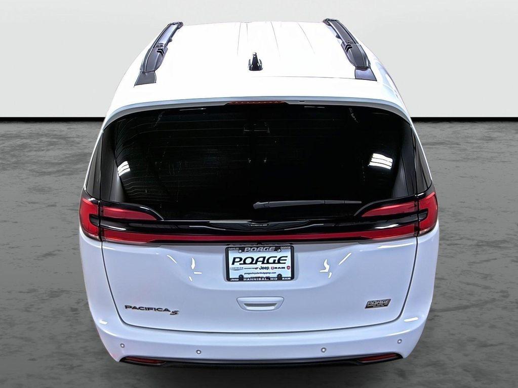 used 2024 Chrysler Pacifica car, priced at $36,990