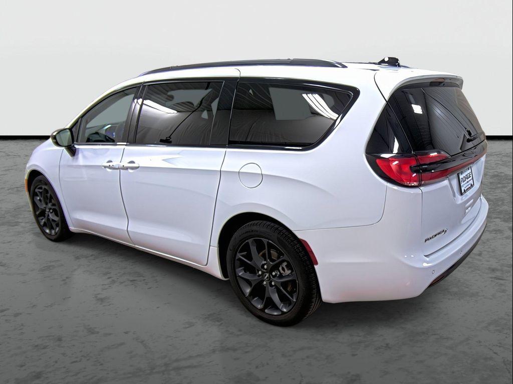 used 2024 Chrysler Pacifica car, priced at $36,990