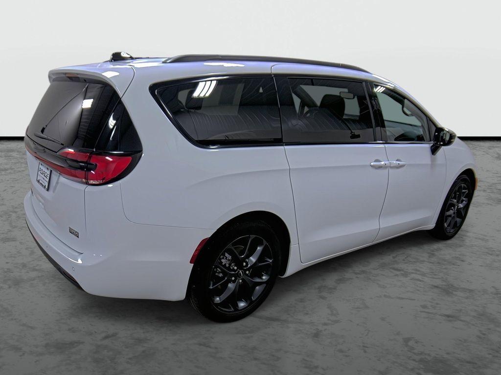 used 2024 Chrysler Pacifica car, priced at $36,990