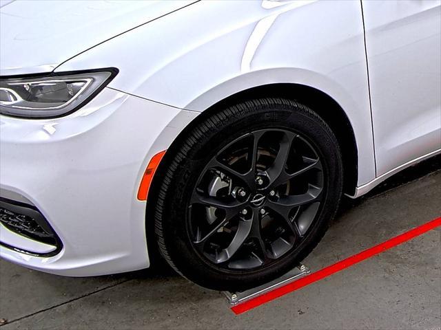 used 2024 Chrysler Pacifica car, priced at $36,990