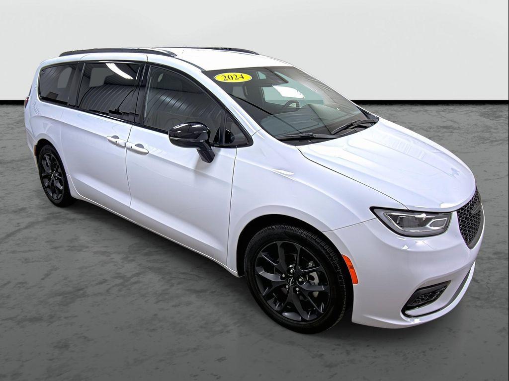 used 2024 Chrysler Pacifica car, priced at $36,990