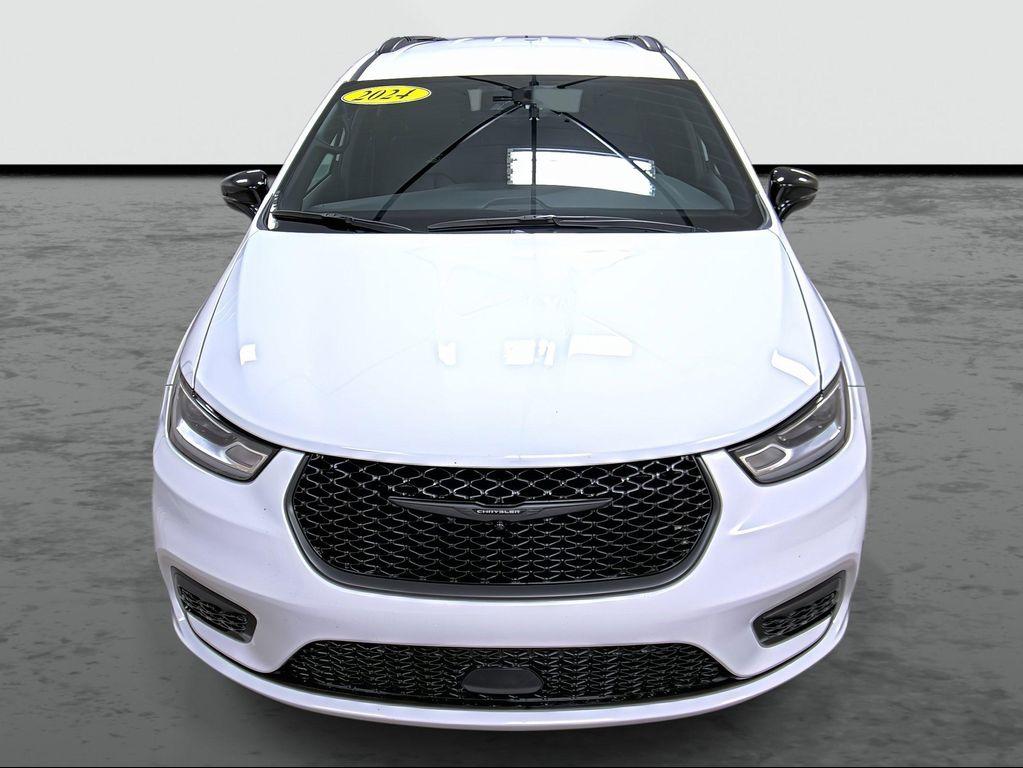 used 2024 Chrysler Pacifica car, priced at $36,990