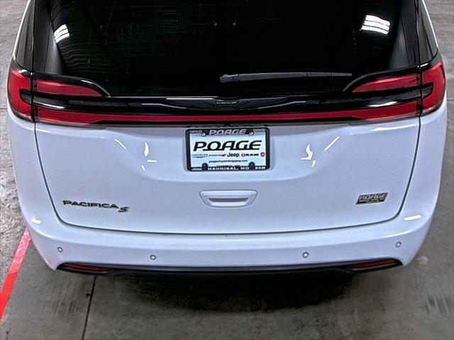 used 2024 Chrysler Pacifica car, priced at $36,990