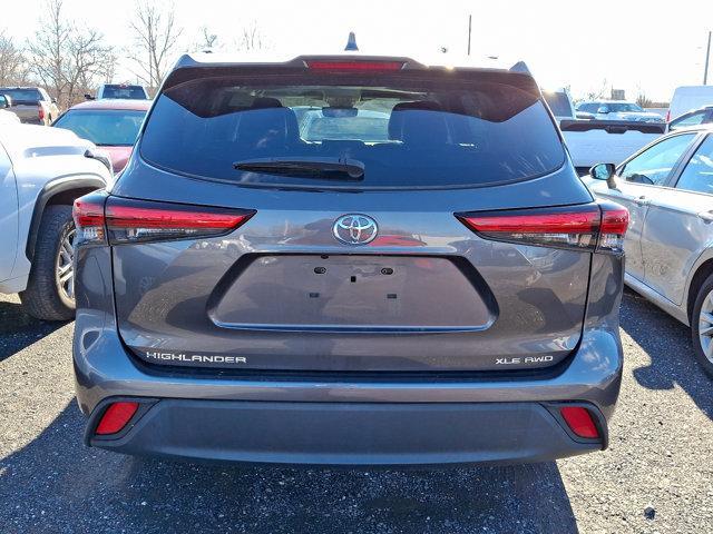 used 2022 Toyota Highlander car, priced at $37,888