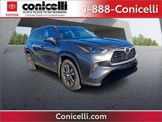 used 2022 Toyota Highlander car, priced at $37,888