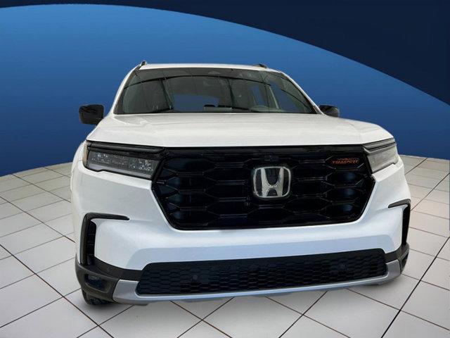 new 2025 Honda Pilot car, priced at $48,650