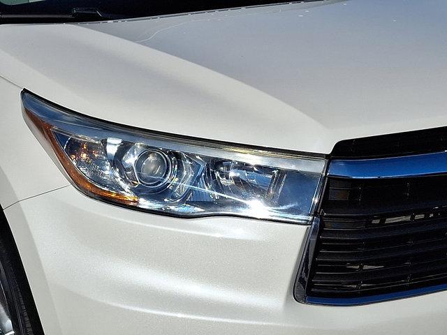 used 2014 Toyota Highlander car, priced at $22,955