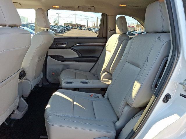 used 2014 Toyota Highlander car, priced at $22,955