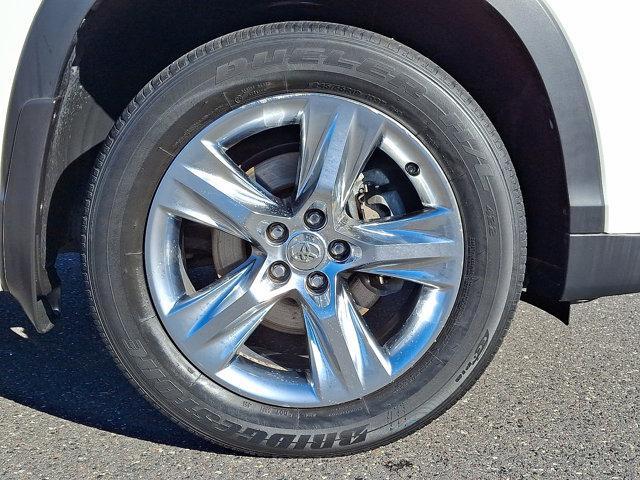 used 2014 Toyota Highlander car, priced at $22,955