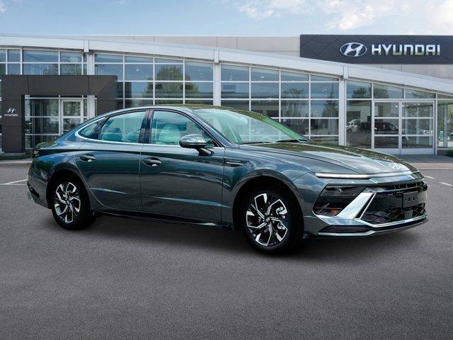 new 2025 Hyundai Sonata car, priced at $28,589