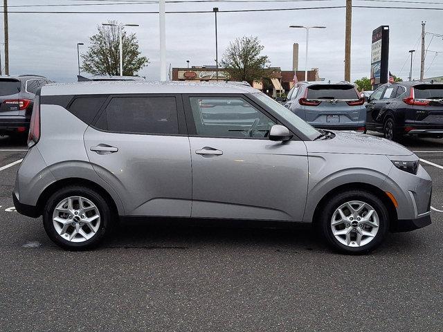 used 2024 Kia Soul car, priced at $18,495