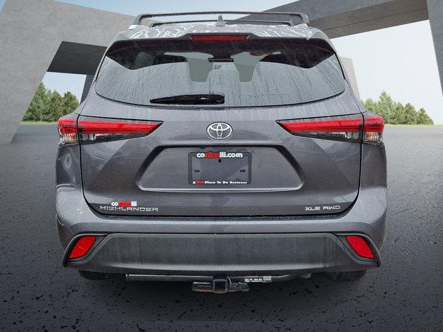 used 2022 Toyota Highlander car, priced at $34,998