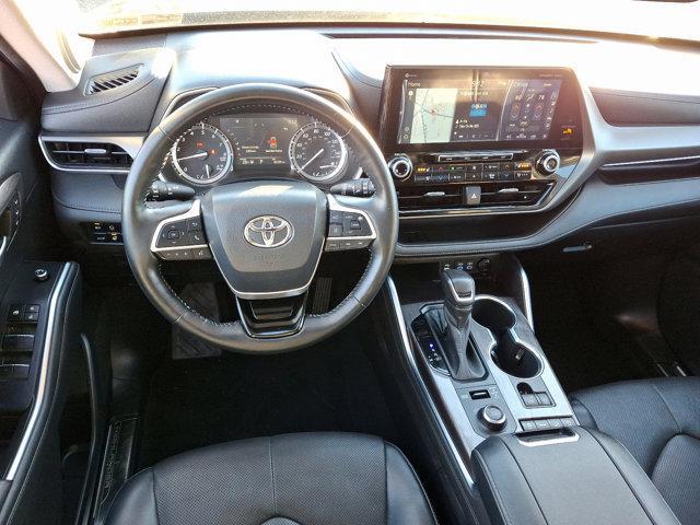 used 2022 Toyota Highlander car, priced at $41,808