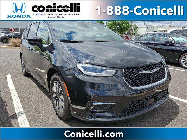 used 2023 Chrysler Pacifica Hybrid car, priced at $25,995
