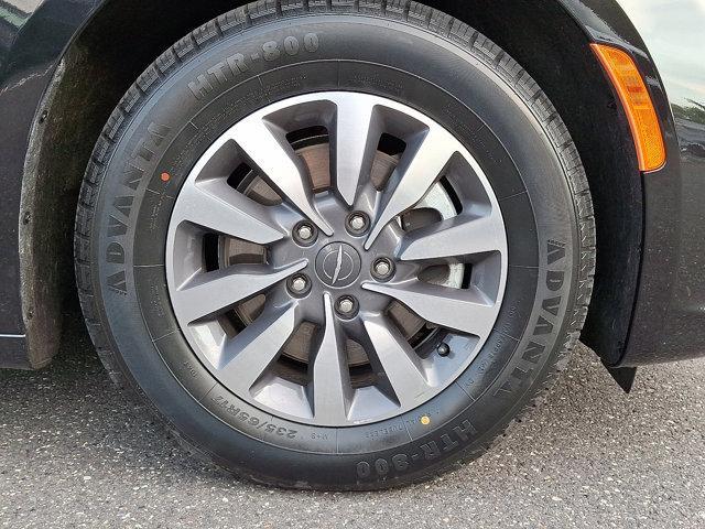 used 2023 Chrysler Pacifica Hybrid car, priced at $25,585