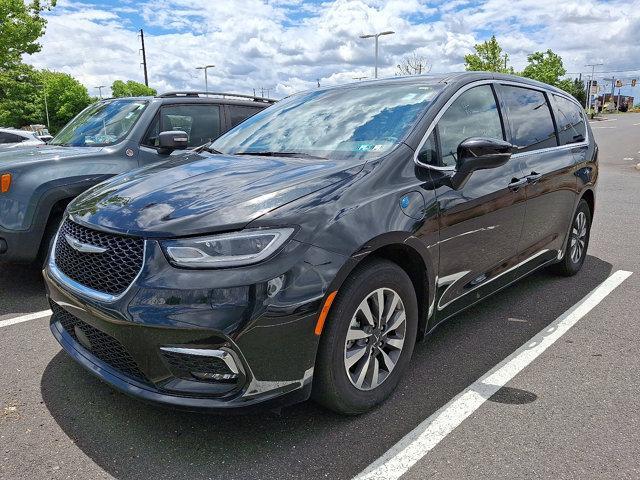 used 2023 Chrysler Pacifica Hybrid car, priced at $25,995