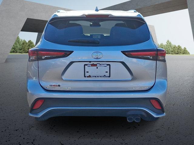 used 2025 Toyota Highlander car, priced at $45,555