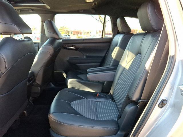 used 2025 Toyota Highlander car, priced at $45,555