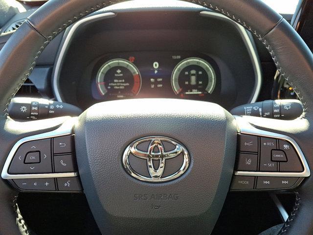 used 2025 Toyota Highlander car, priced at $45,555