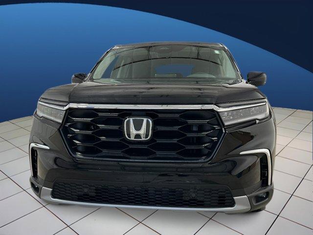 new 2025 Honda Pilot car, priced at $44,395