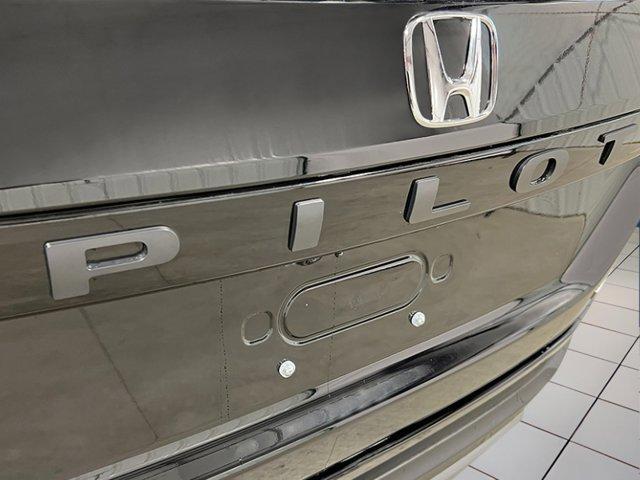 new 2025 Honda Pilot car, priced at $48,395