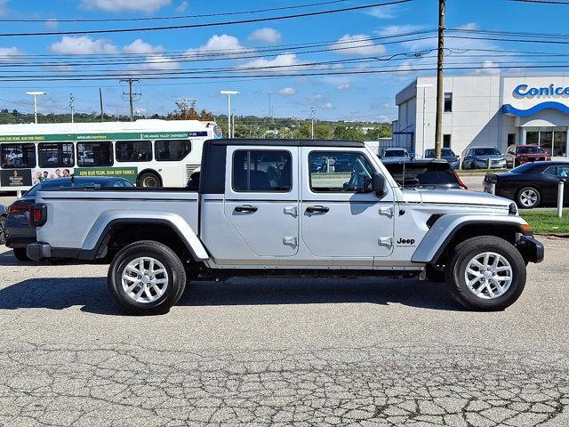 used 2023 Jeep Gladiator car, priced at $31,666