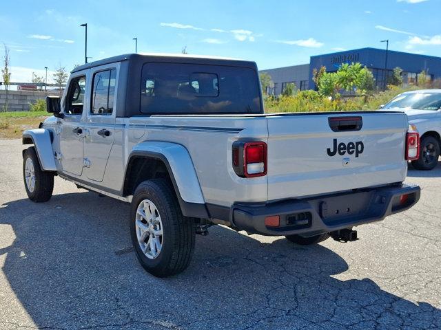 used 2023 Jeep Gladiator car, priced at $31,666