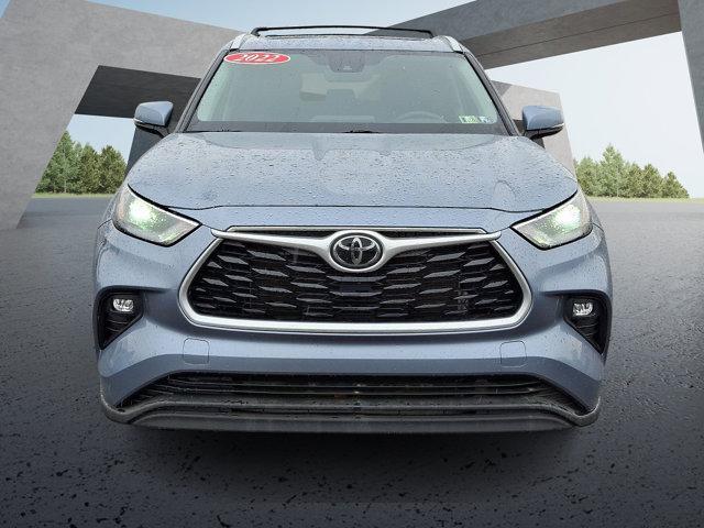 used 2022 Toyota Highlander car, priced at $33,988