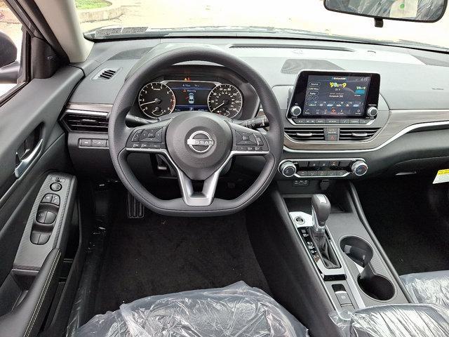 new 2025 Nissan Altima car, priced at $27,555