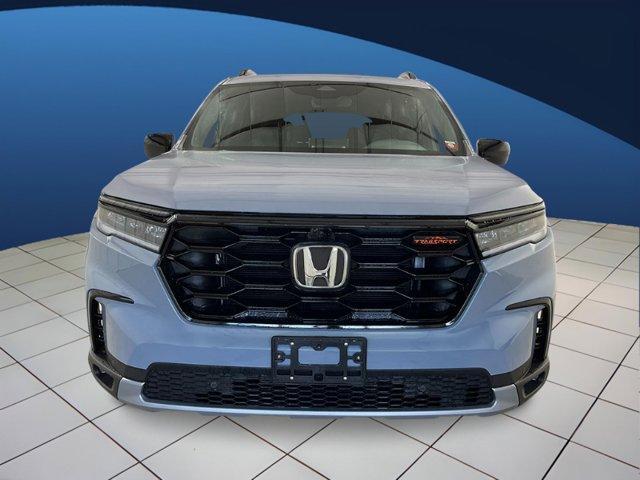 new 2025 Honda Pilot car, priced at $48,650