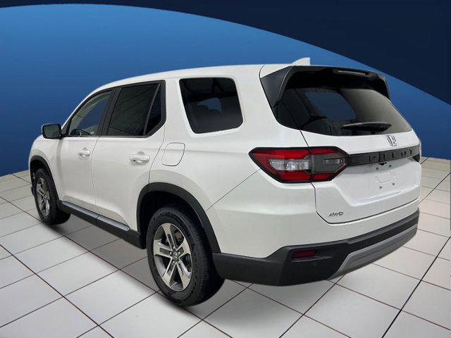new 2025 Honda Pilot car, priced at $45,200