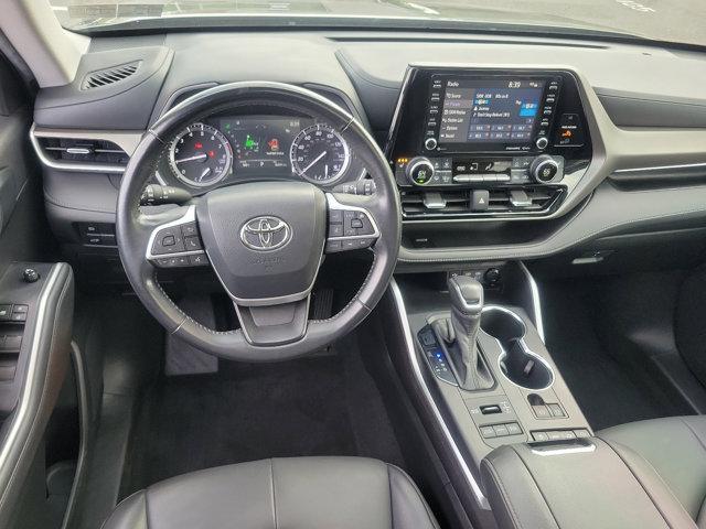 used 2022 Toyota Highlander car, priced at $36,895