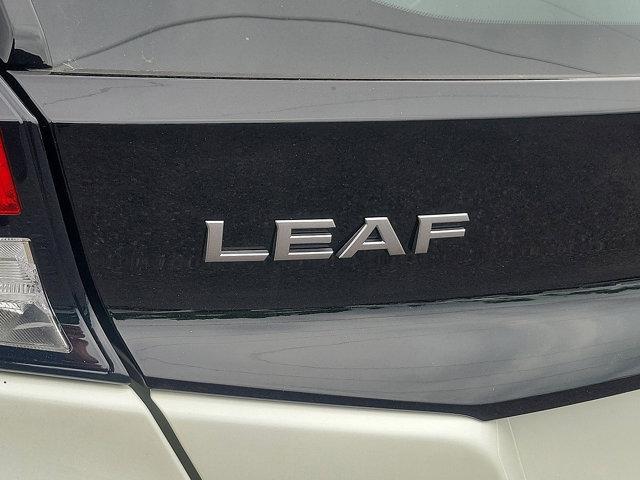 new 2025 Nissan Leaf car