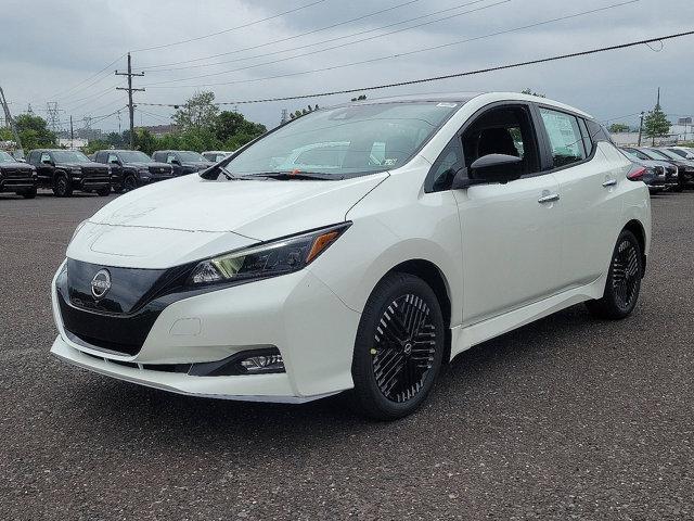 new 2025 Nissan Leaf car