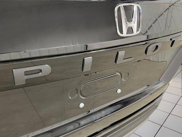 new 2025 Honda Pilot car, priced at $47,781