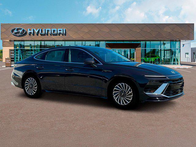 new 2025 Hyundai Sonata Hybrid car, priced at $38,542