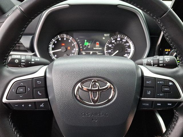 used 2023 Toyota Highlander car, priced at $42,744