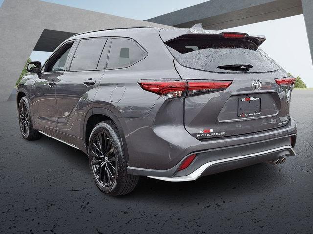 used 2023 Toyota Highlander car, priced at $42,744