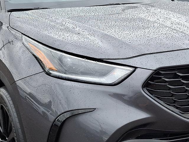 used 2023 Toyota Highlander car, priced at $42,744