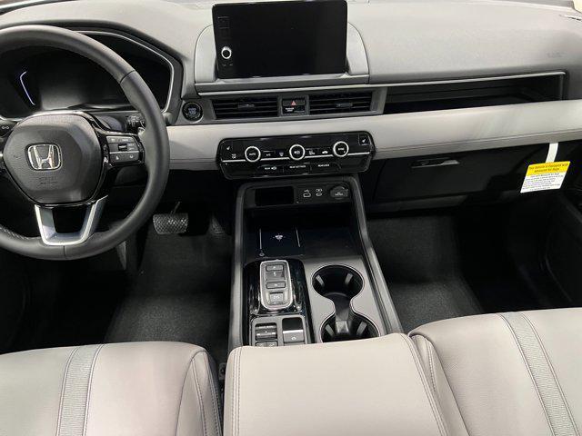 new 2025 Honda Pilot car, priced at $44,773
